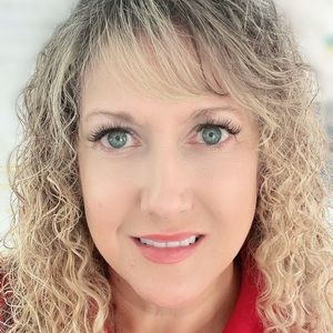 Meet your Posher, Debra